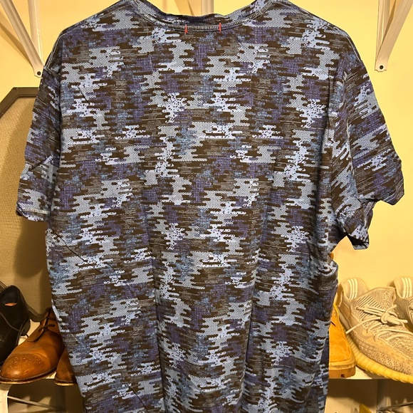 Robert Graham T shirt size L - Picture 2 of 3